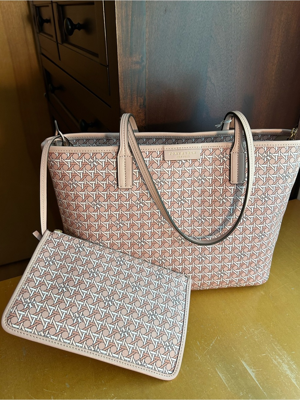 Tory Burch Ever-Ready Small Tote - Picture 2 of 12
